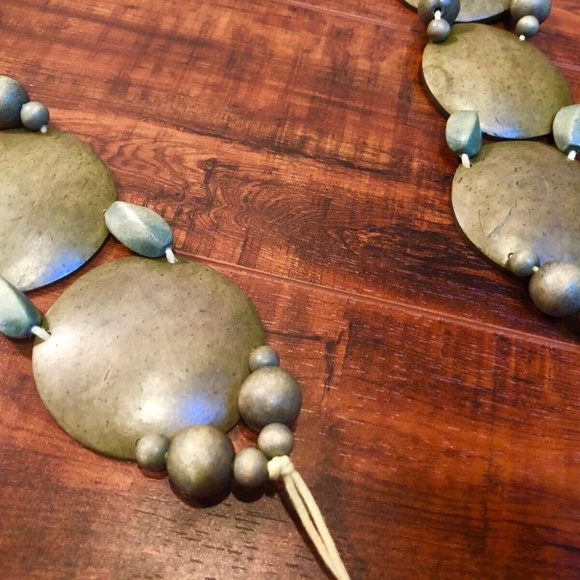 Vintage BoHo Hippie Festival CHIC Green Wooden Beaded Disc Sache Tie Bel… - Picture 3 of 6